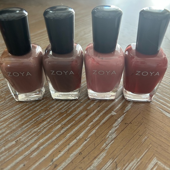 21 bottles Zoya polish-most never opened - Picture 3 of 7